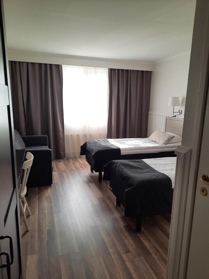 Juthbacka Hotell Uusikaarlepyy Extérieur photo
