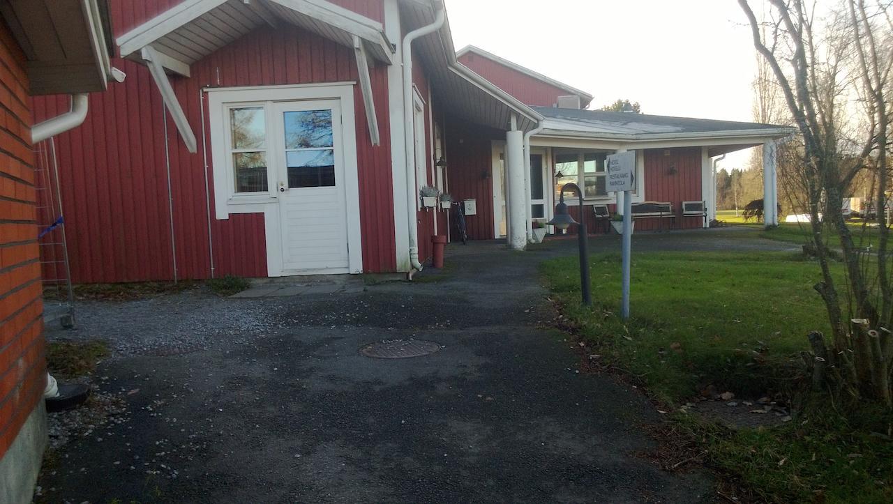 Juthbacka Hotell Uusikaarlepyy Extérieur photo